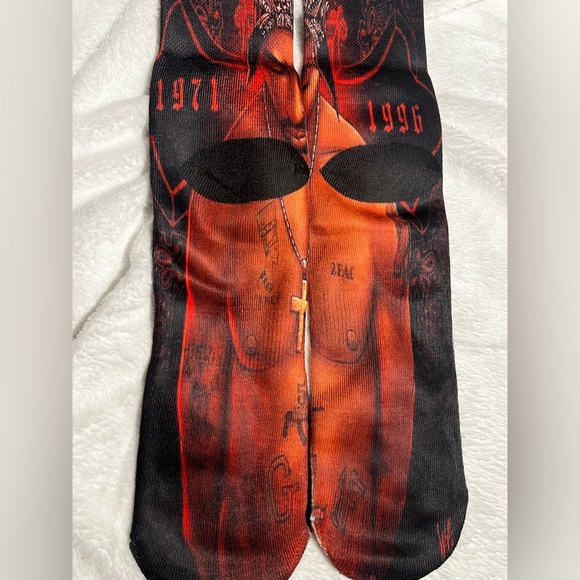 All natural 'Tupac' 100% cotton Unisex socks one size fits all 6-13 - Picture 2 of 2